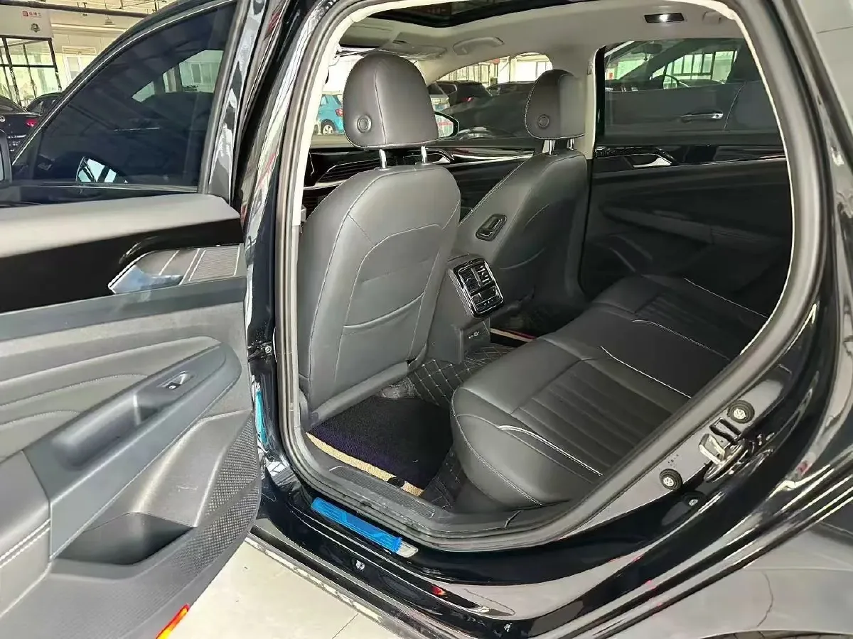 2023 Volkswagen Passat 2.0T 186HP L4 7DCT,autocango,china used car exporter,china ev exporter,chinese used car exporter,chinese used ev exporter