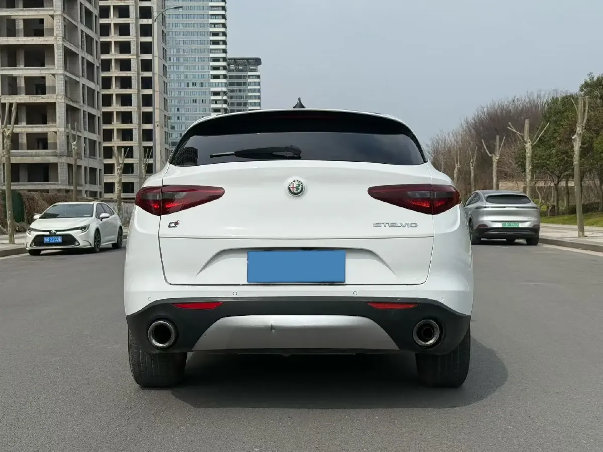 2017 Jaguar XE 2.0T 240HP L4 8AT,autocango,china used car exporter,china ev exporter,chinese used car exporter,chinese used ev exporter