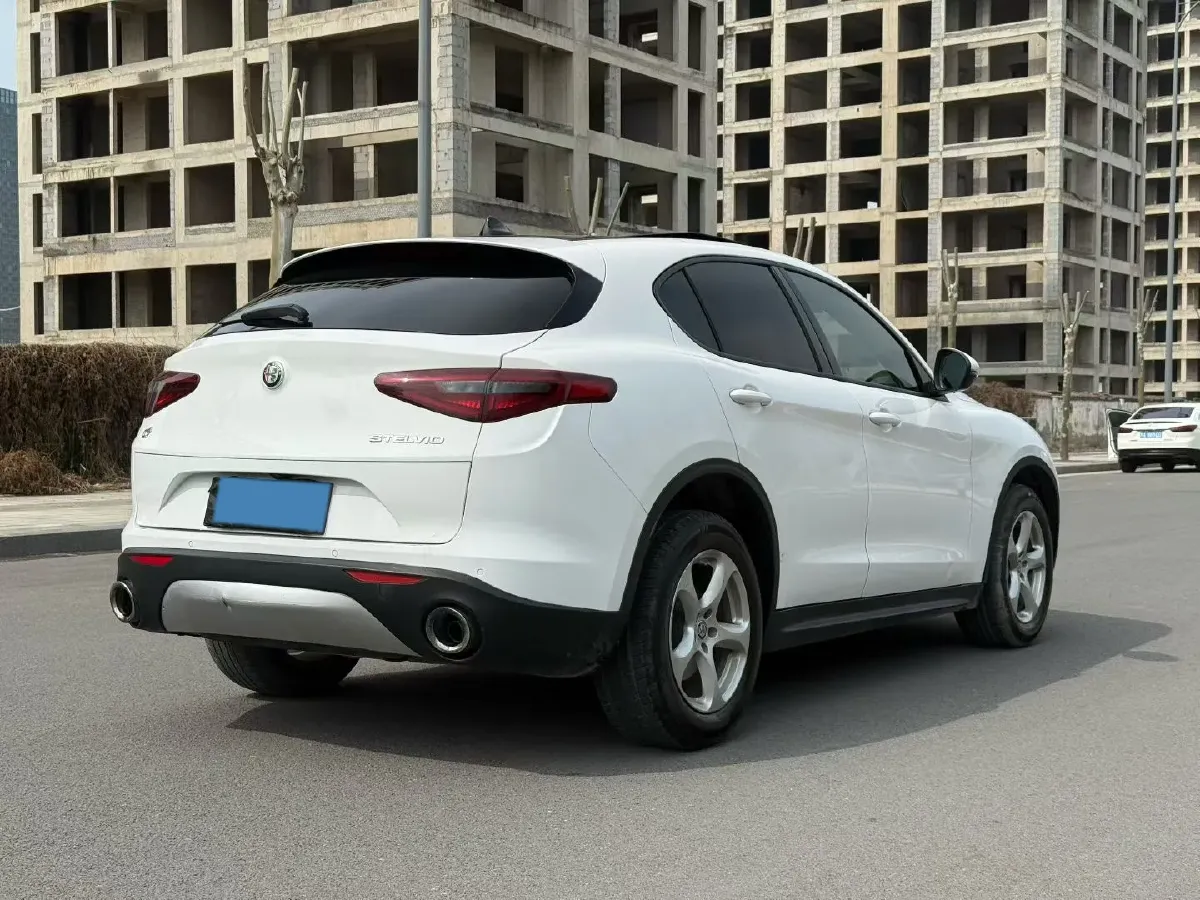 2017 Jaguar XE 2.0T 240HP L4 8AT,autocango,china used car exporter,china ev exporter,chinese used car exporter,chinese used ev exporter