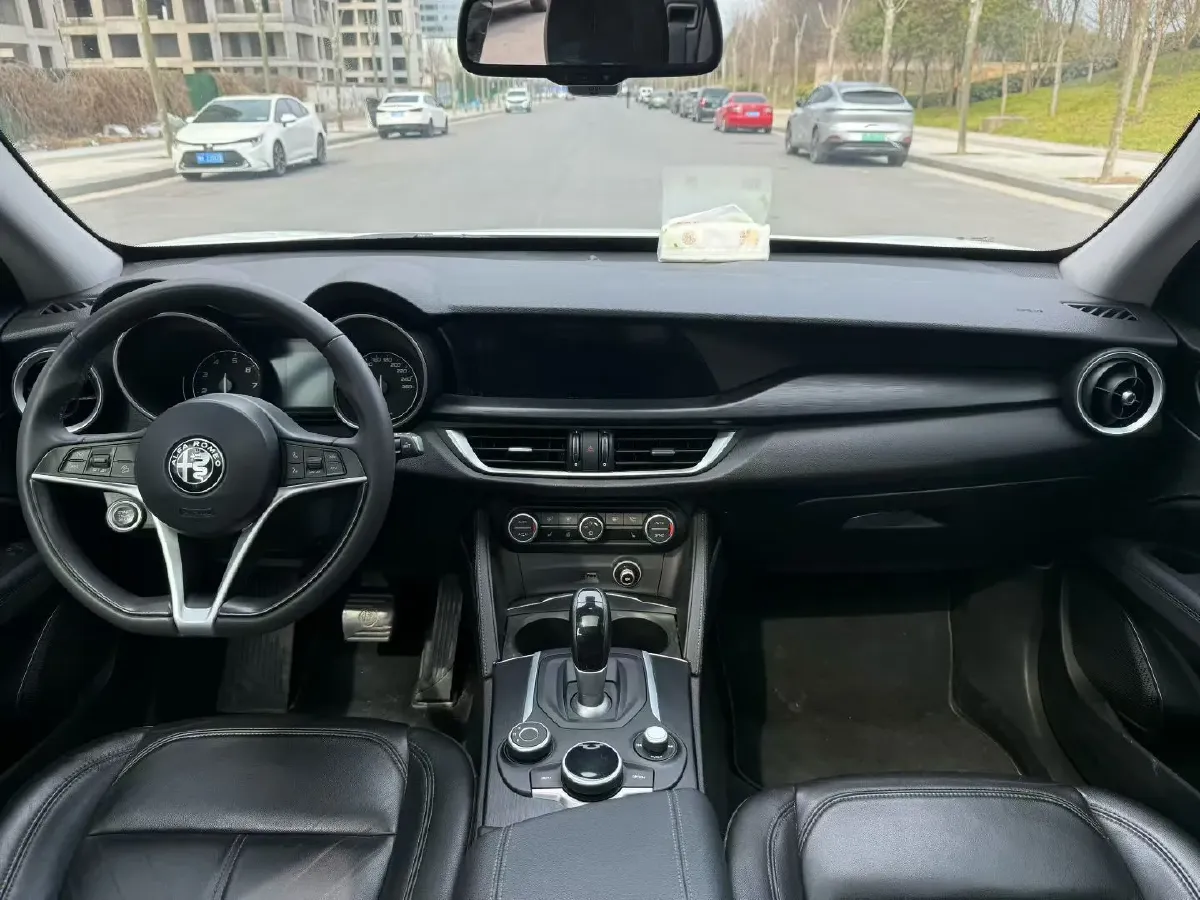 2017 Jaguar XE 2.0T 240HP L4 8AT,autocango,china used car exporter,china ev exporter,chinese used car exporter,chinese used ev exporter