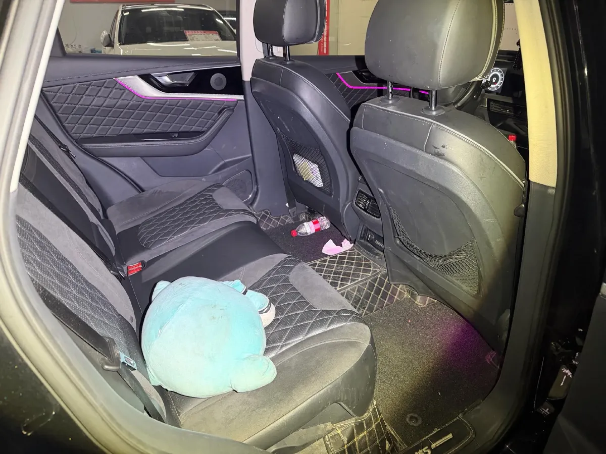 2019 HongQi HS5 2.0T 224HP L4 6AT,autocango,china used car exporter,china ev exporter,chinese used car exporter,chinese used ev exporter