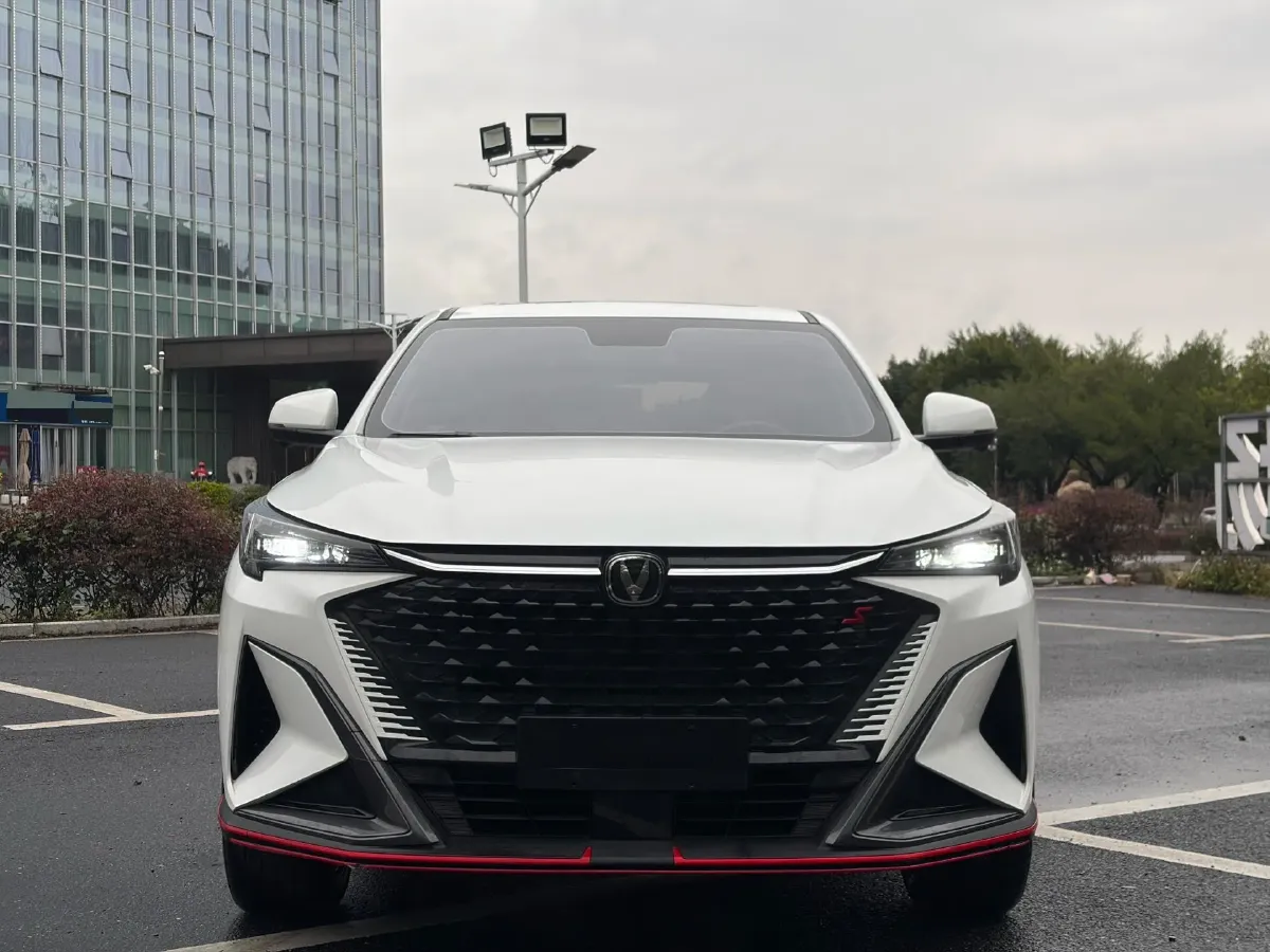 2025 ChangAn X5 PLUS 1.5T 188HP L4 7DCT,autocango,china used car exporter,china ev exporter,chinese used car exporter,chinese used ev exporter