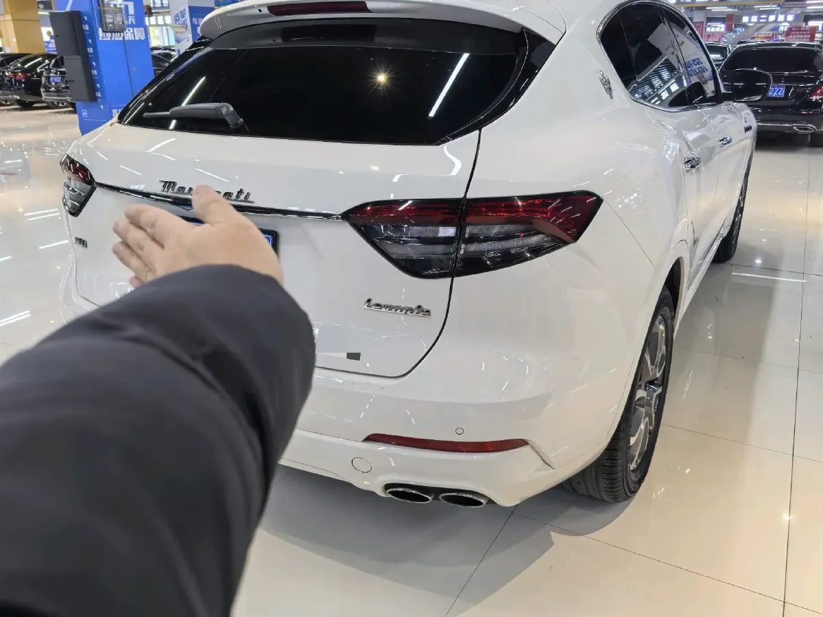 2022 Maserati Levante 2.0T 330HP L4 8AT,autocango,china used car exporter,china ev exporter,chinese used car exporter,chinese used ev exporter