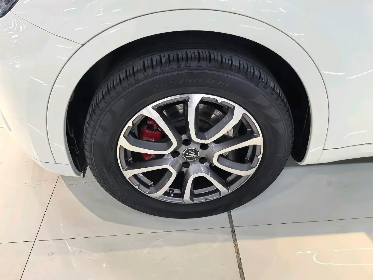 2022 Maserati Levante 2.0T 330HP L4 8AT,autocango,china used car exporter,china ev exporter,chinese used car exporter,chinese used ev exporter