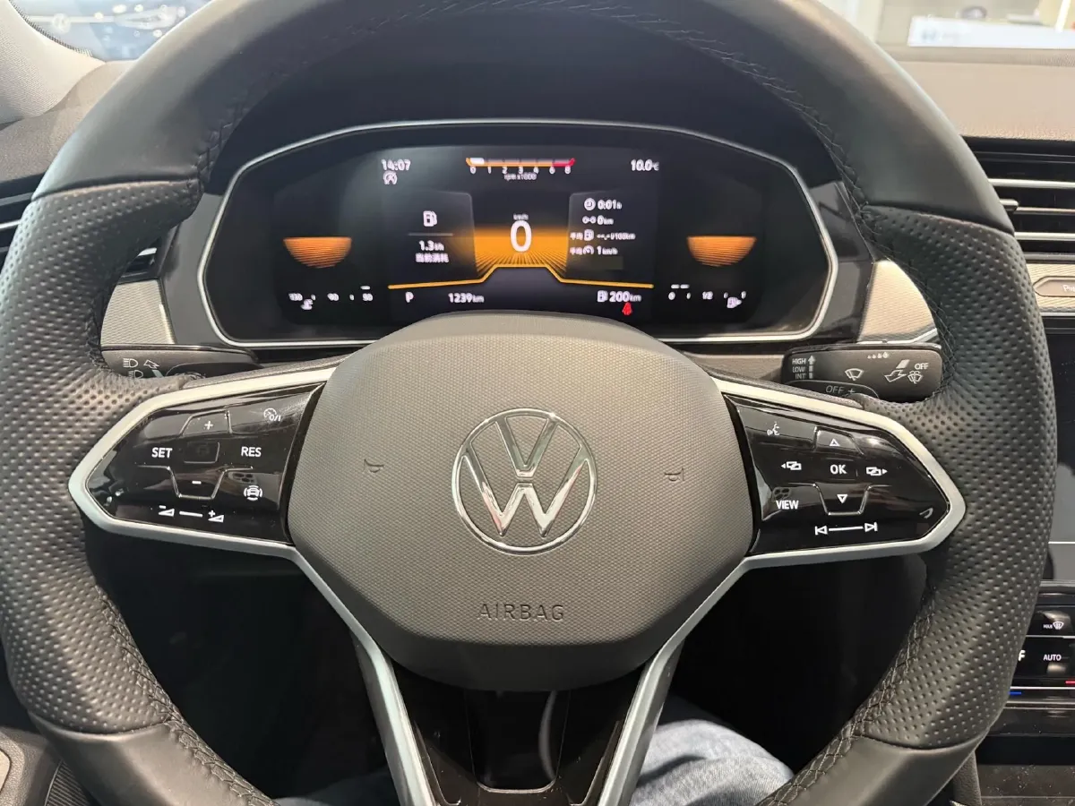 2025 Volkswagen Magotan 1.4T 150HP L4 7DCT,autocango,china used car exporter,china ev exporter,chinese used car exporter,chinese used ev exporter