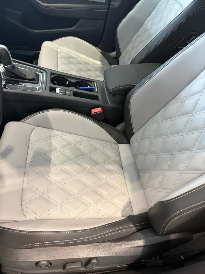 2025 Volkswagen Magotan 1.4T 150HP L4 7DCT,autocango,china used car exporter,china ev exporter,chinese used car exporter,chinese used ev exporter