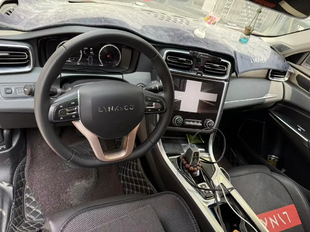 2019 LYNK&CO 01 2.0T 190HP L4 6AT,autocango,china used car exporter,china ev exporter,chinese used car exporter,chinese used ev exporter