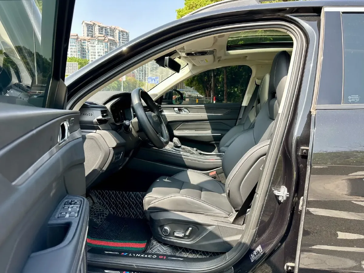 2021 LYNK&CO 01 2.0T 218HP L4 8AT,autocango,china used car exporter,china ev exporter,chinese used car exporter,chinese used ev exporter