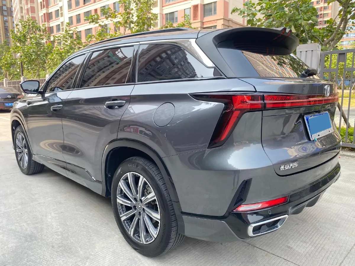 2023 ChangAn CS75 Plus 1.5T 188HP L4 8AT,autocango,china used car exporter,china ev exporter,chinese used car exporter,chinese used ev exporter