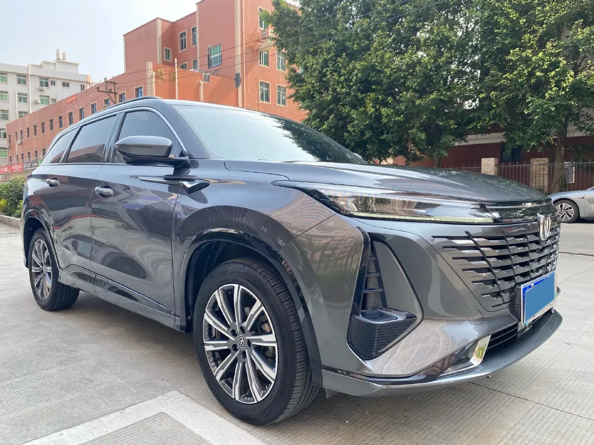 2023 ChangAn CS75 Plus 1.5T 188HP L4 8AT,autocango,china used car exporter,china ev exporter,chinese used car exporter,chinese used ev exporter