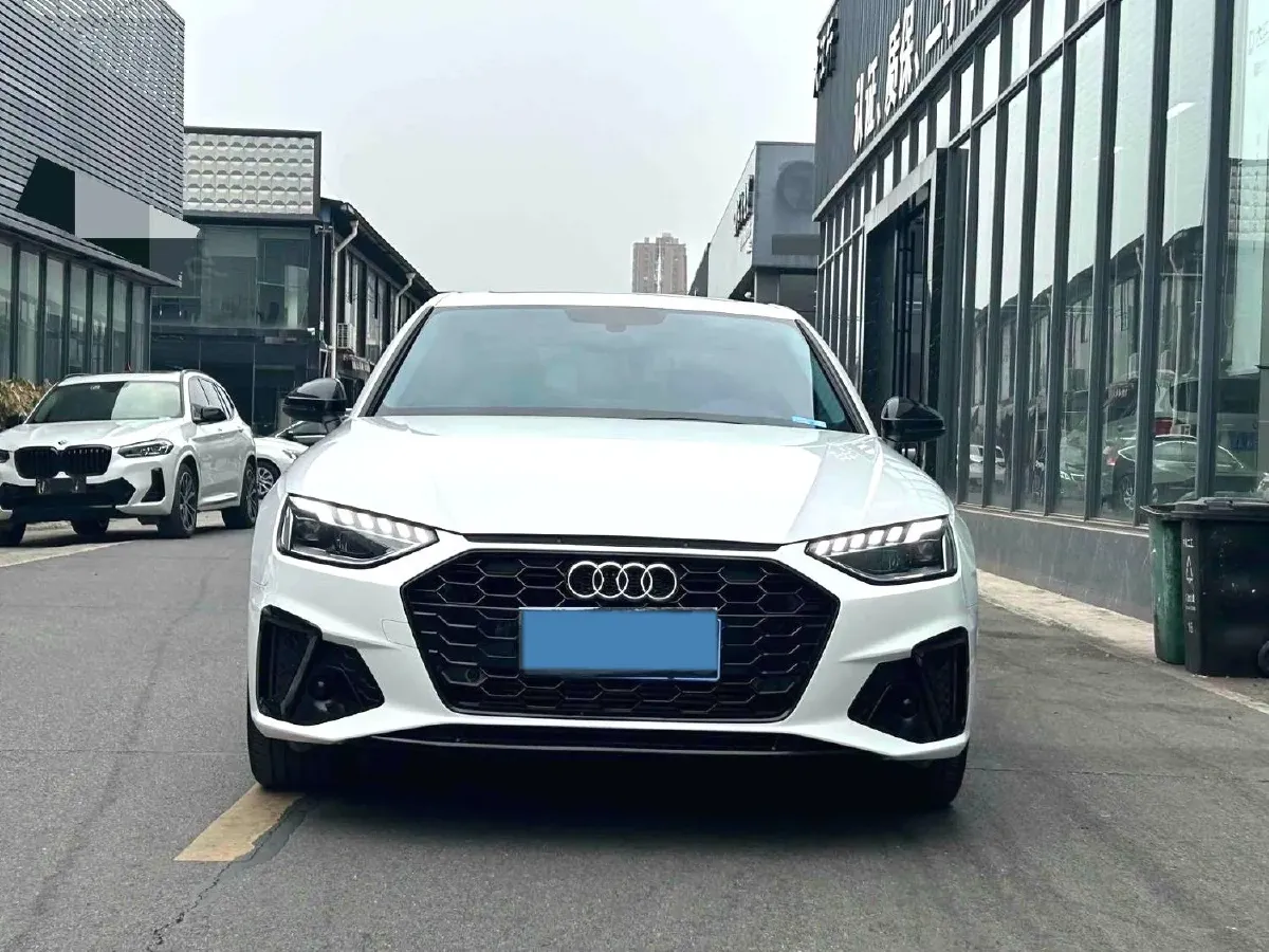 2022 Audi A4L 2.0T 190HP L4 7DCT,autocango,china used car exporter,china ev exporter,chinese used car exporter,chinese used ev exporter