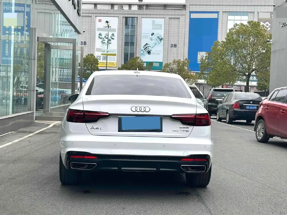 2022 Audi A4L 2.0T 190HP L4 7DCT,autocango,china used car exporter,china ev exporter,chinese used car exporter,chinese used ev exporter