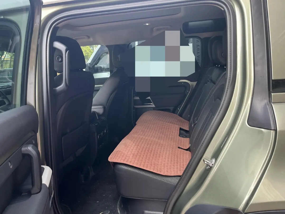 2020 Land Rover Defender 3.0T 400HP L6 8AT,autocango,china used car exporter,china ev exporter,chinese used car exporter,chinese used ev exporter