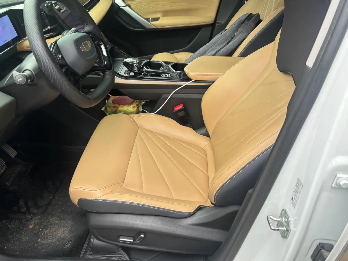 2023 Geely StarRay 1.5T 181HP L4 7DCT,autocango,china used car exporter,china ev exporter,chinese used car exporter,chinese used ev exporter