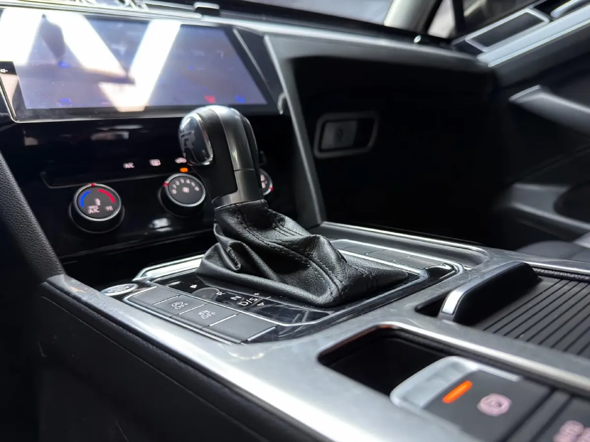 2018 Volkswagen Magotan 1.4T 150HP L4 7DCT,autocango,china used car exporter,china ev exporter,chinese used car exporter,chinese used ev exporter