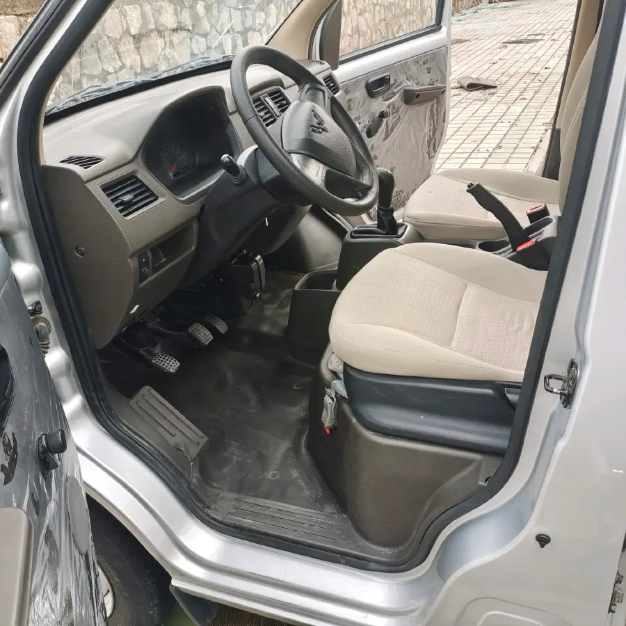 2023 WuLing RongGuang S 1.5L 102HP L4 5MT,autocango,china used car exporter,china ev exporter,chinese used car exporter,chinese used ev exporter