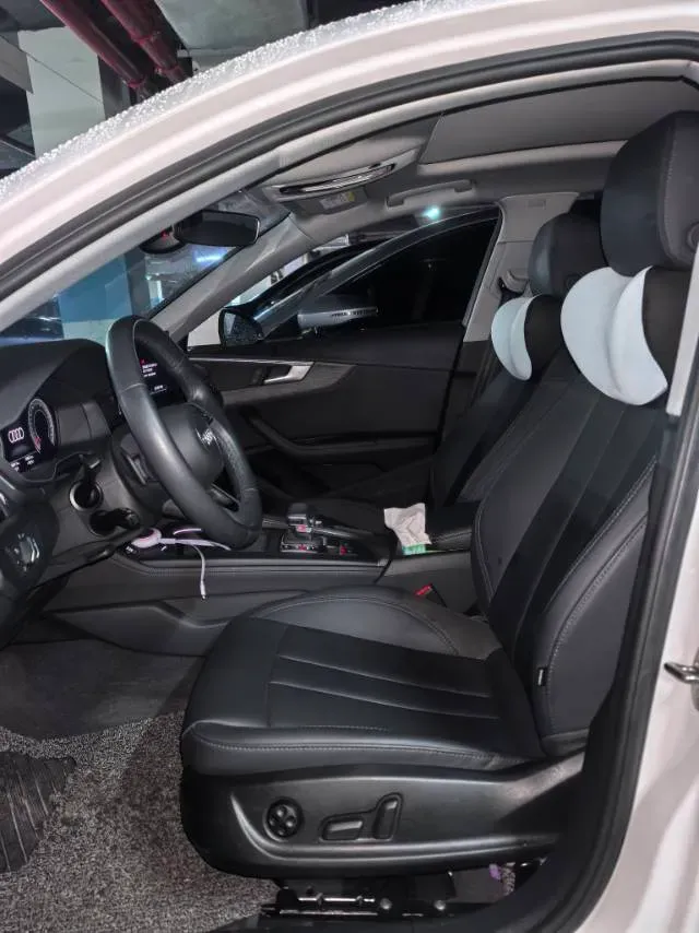 2022 Audi A4L 2.0T 190HP L4 7DCT,autocango,china used car exporter,china ev exporter,chinese used car exporter,chinese used ev exporter