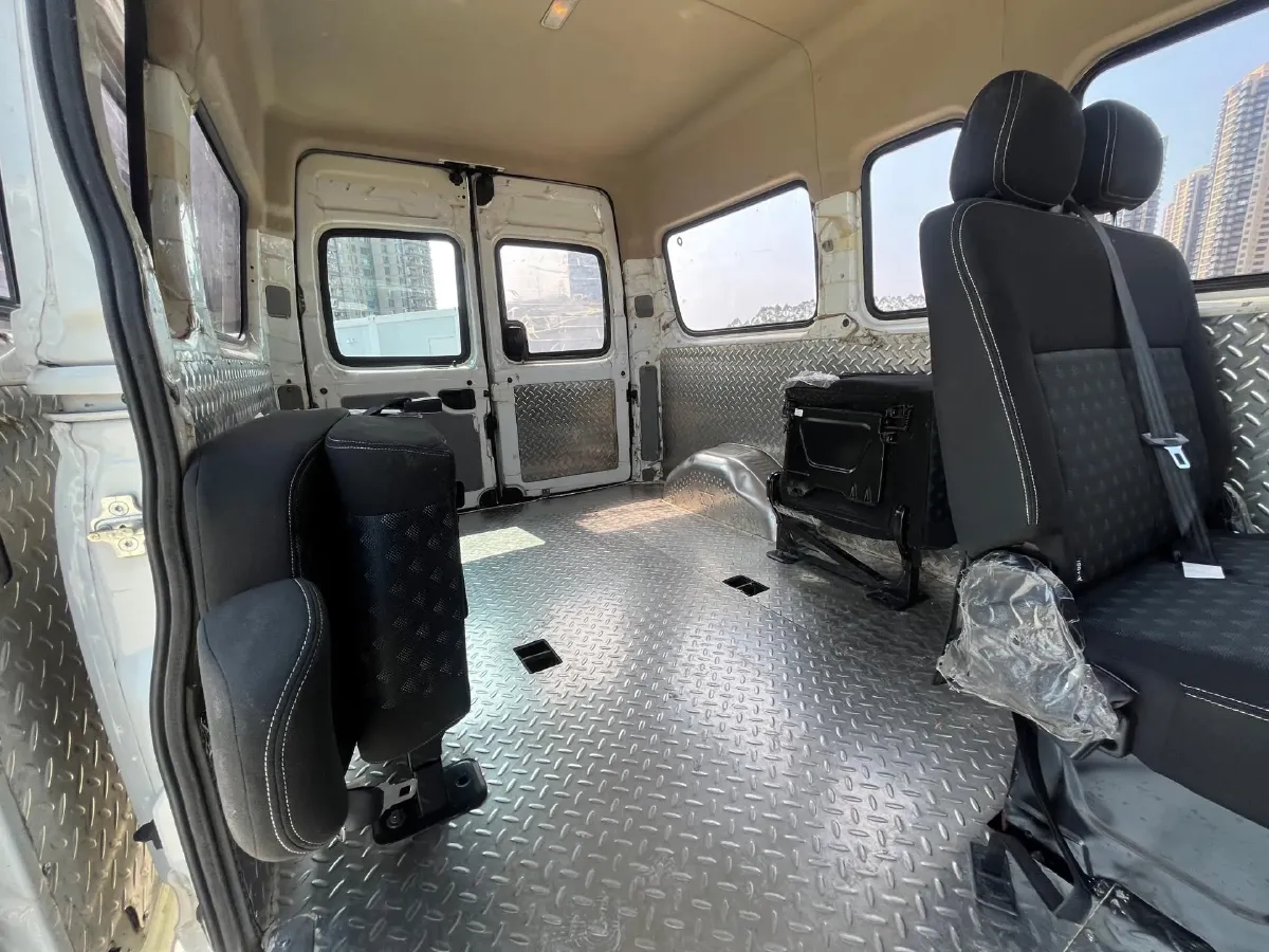 2019 MAXUS XinTu V80 2.0T 139HP L4 6MT,autocango,china used car exporter,china ev exporter,chinese used car exporter,chinese used ev exporter