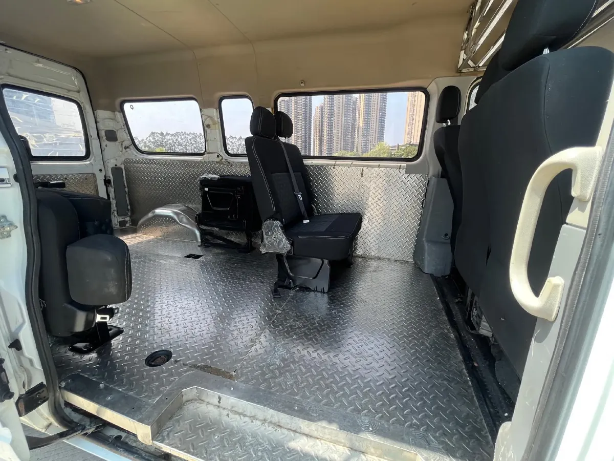 2019 MAXUS XinTu V80 2.0T 139HP L4 6MT,autocango,china used car exporter,china ev exporter,chinese used car exporter,chinese used ev exporter