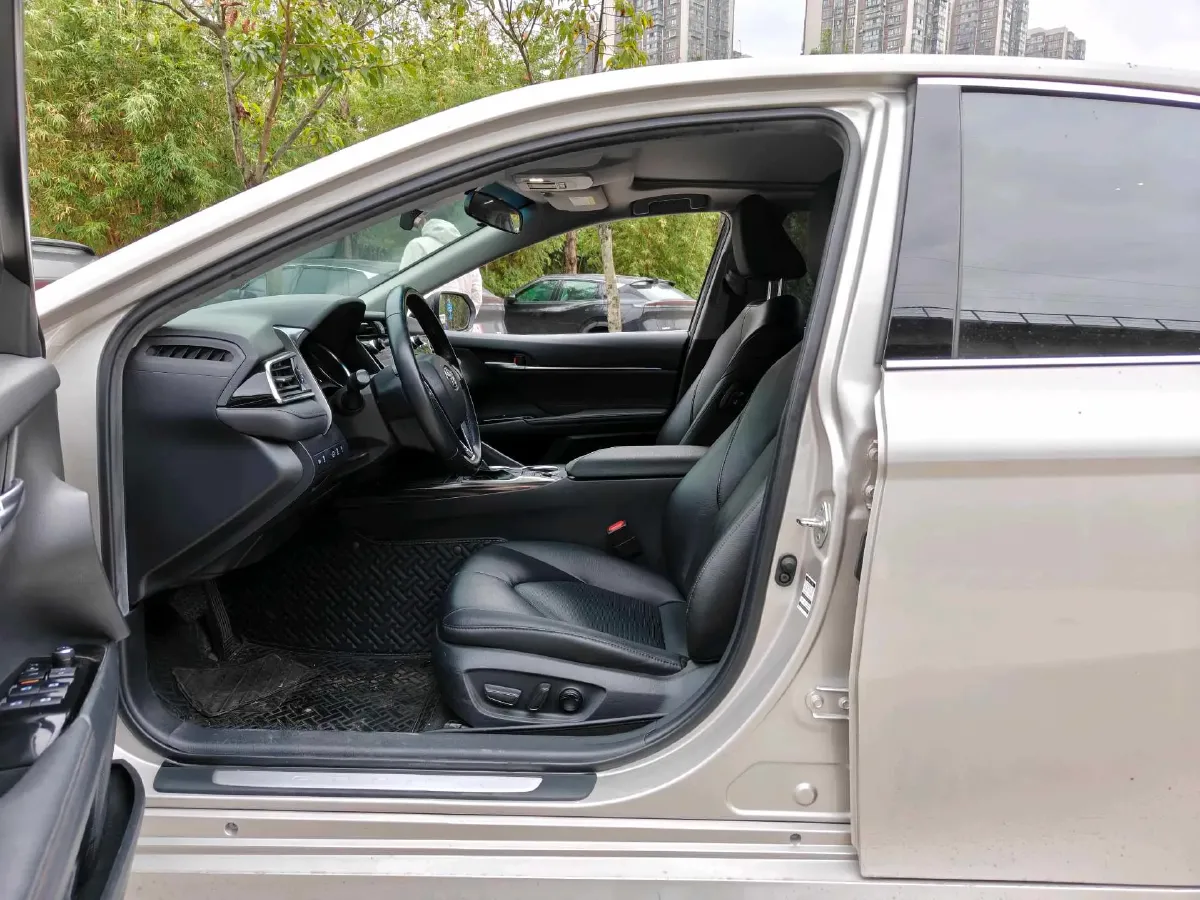 2019 Toyota Camry 2.5L 209HP L4 8AT,autocango,china used car exporter,china ev exporter,chinese used car exporter,chinese used ev exporter