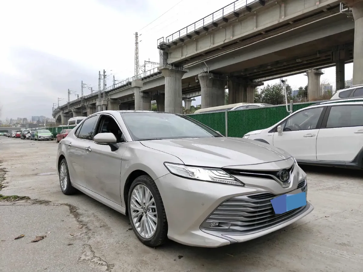 2019 Toyota Camry 2.5L 209HP L4 8AT,autocango,china used car exporter,china ev exporter,chinese used car exporter,chinese used ev exporter