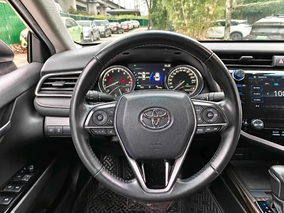 2019 Toyota Camry 2.5L 209HP L4 8AT,autocango,china used car exporter,china ev exporter,chinese used car exporter,chinese used ev exporter