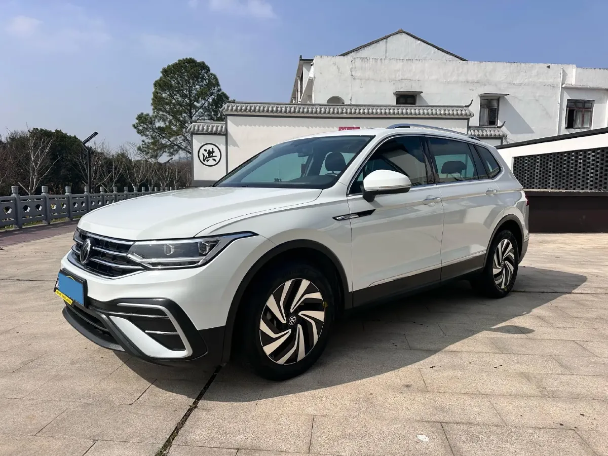 2023 Volkswagen Tiguan L 1.5T 160HP L4 7DCT,autocango,china used car exporter,china ev exporter,chinese used car exporter,chinese used ev exporter
