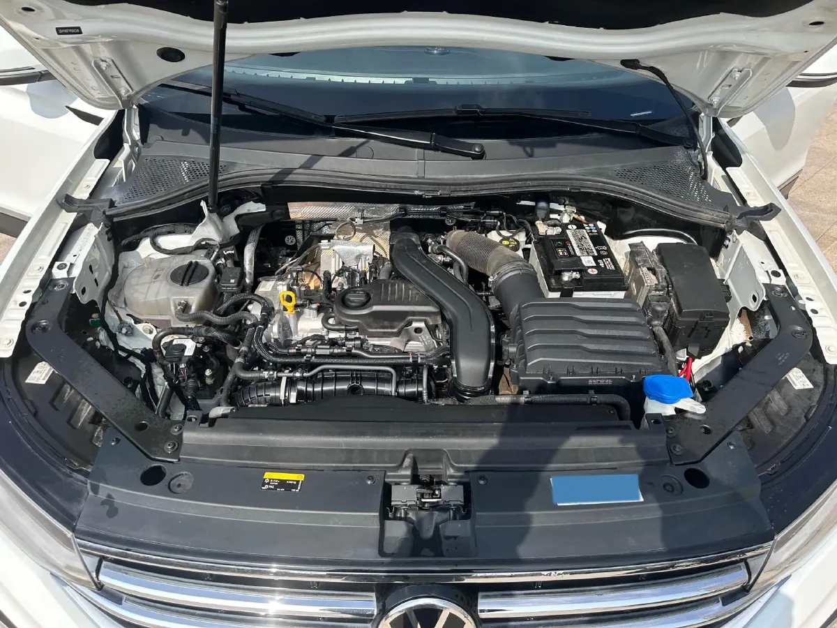 2023 Volkswagen Tiguan L 1.5T 160HP L4 7DCT,autocango,china used car exporter,china ev exporter,chinese used car exporter,chinese used ev exporter