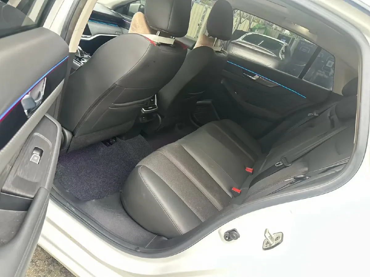 2021 DongFeng Aeolus YiXuan MAX 1.5T 190HP L4 7DCT,autocango,china used car exporter,china ev exporter,chinese used car exporter,chinese used ev exporter