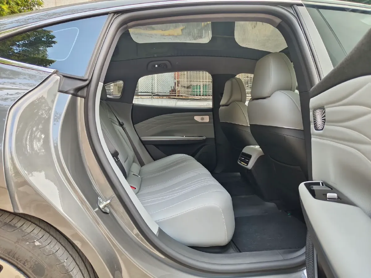 2024 Geely Galaxy E8 BEV 62KWH,autocango,china used car exporter,china ev exporter,chinese used car exporter,chinese used ev exporter