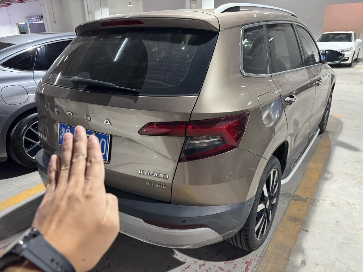 2020 Skoda Karoq 1.4T 150HP L4 7DCT,autocango,china used car exporter,china ev exporter,chinese used car exporter,chinese used ev exporter