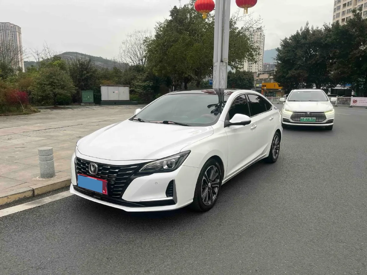 2022 ChangAn Raeton CC 1.5T 188HP L4 7DCT,autocango,china used car exporter,china ev exporter,chinese used car exporter,chinese used ev exporter