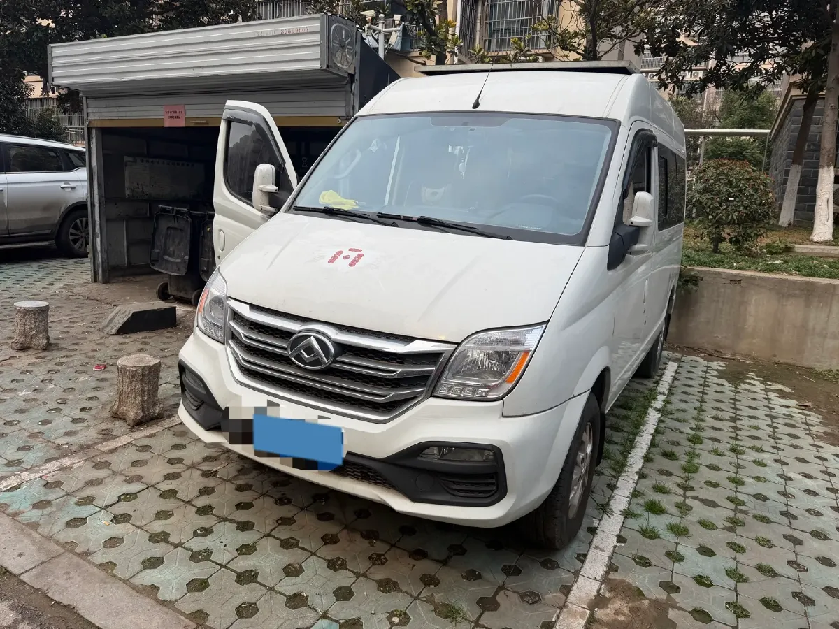 2021 MAXUS XinTu V80 2.0T 139HP L4 6MT,autocango,china used car exporter,china ev exporter,chinese used car exporter,chinese used ev exporter