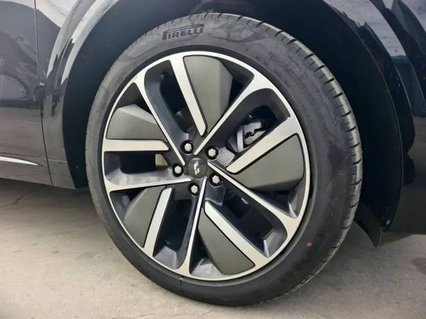 2024 Li L6 Range Extended 154HP L4 REEV 36.8KWH,autocango,china used car exporter,china ev exporter,chinese used car exporter,chinese used ev exporter