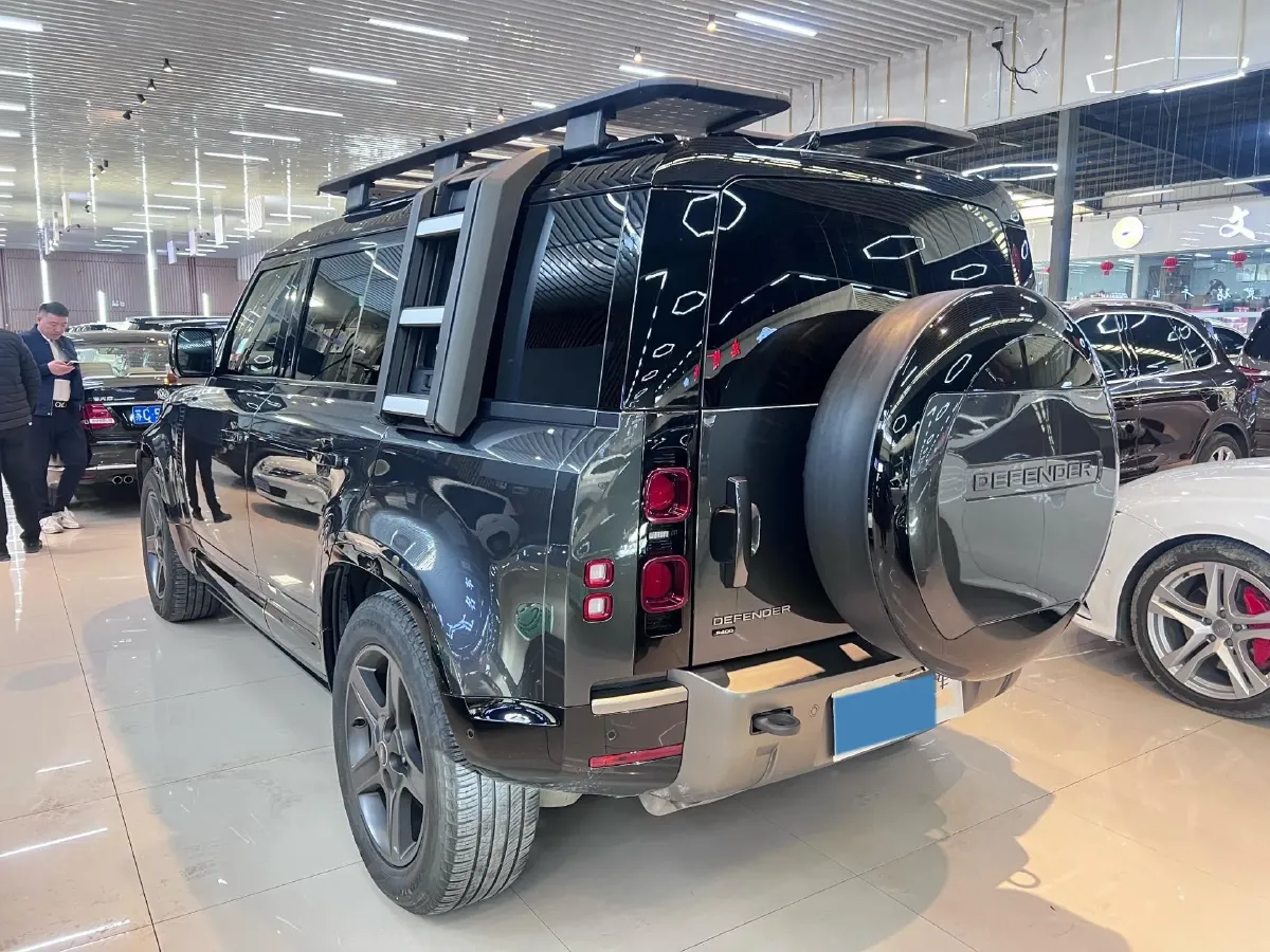 2023 Land Rover Defender 3.0T 400HP L6 8AT,autocango,china used car exporter,china ev exporter,chinese used car exporter,chinese used ev exporter