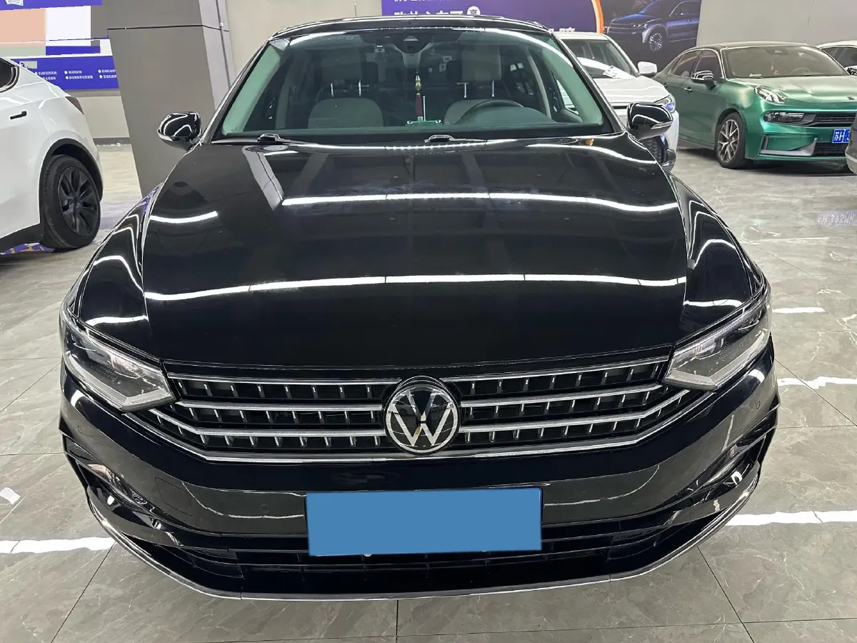 2023 Volkswagen Magotan 2.0T 186HP L4 7DCT,autocango,china used car exporter,china ev exporter,chinese used car exporter,chinese used ev exporter