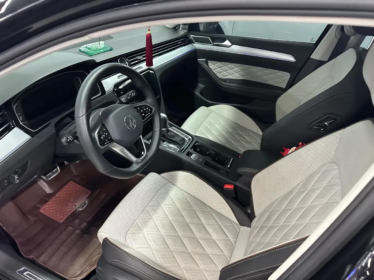 2023 Volkswagen Magotan 2.0T 186HP L4 7DCT,autocango,china used car exporter,china ev exporter,chinese used car exporter,chinese used ev exporter