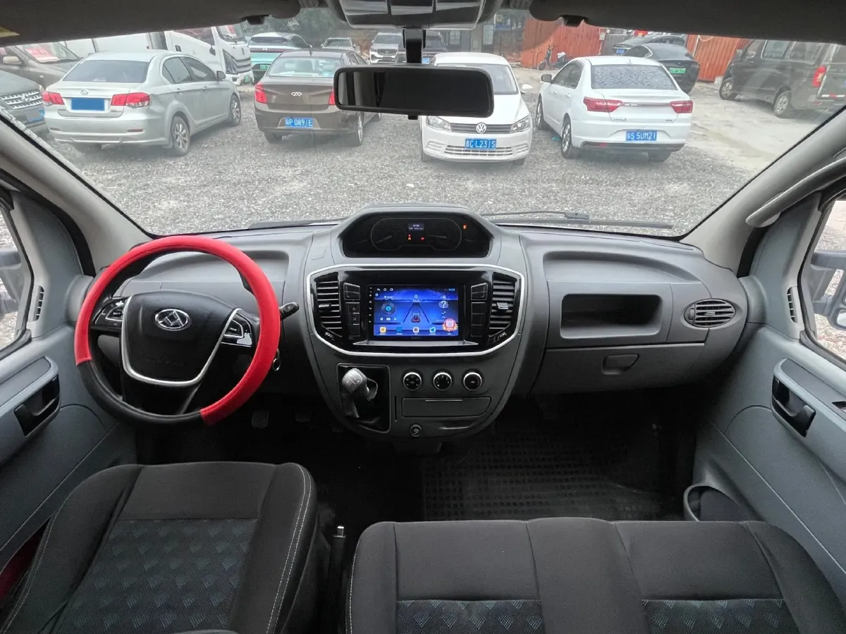 2018 MAXUS XinTu V80 2.5T 136HP L4 6MT,autocango,china used car exporter,china ev exporter,chinese used car exporter,chinese used ev exporter