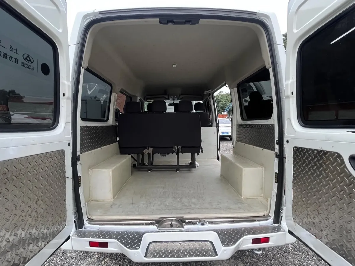 2018 MAXUS XinTu V80 2.5T 136HP L4 6MT,autocango,china used car exporter,china ev exporter,chinese used car exporter,chinese used ev exporter