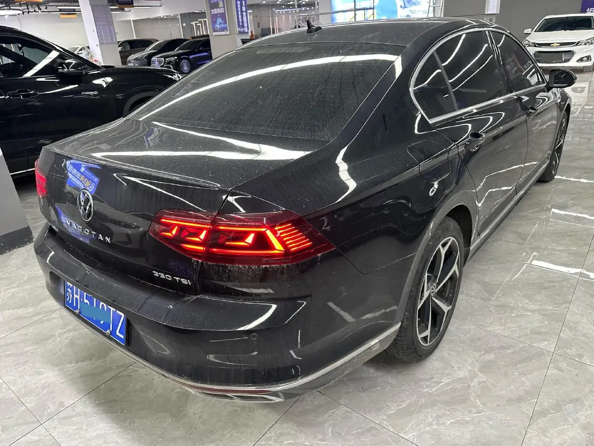 2024 Volkswagen Magotan 2.0T 186HP L4 7DCT,autocango,china used car exporter,china ev exporter,chinese used car exporter,chinese used ev exporter