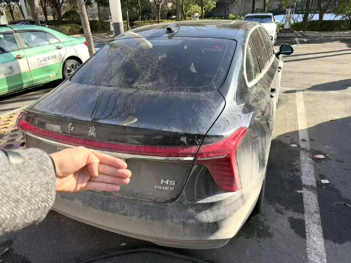 2024 HongQi H5 2.0T 224HP L4 8AT,autocango,china used car exporter,china ev exporter,chinese used car exporter,chinese used ev exporter