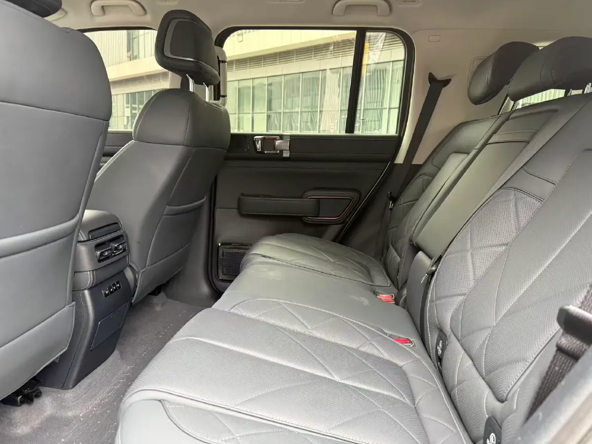 2025 FangChengBao Bao 5 1.5T 194HP L4 E-CVT PHEV 31.8KWH,autocango,china used car exporter,china ev exporter,chinese used car exporter,chinese used ev exporter