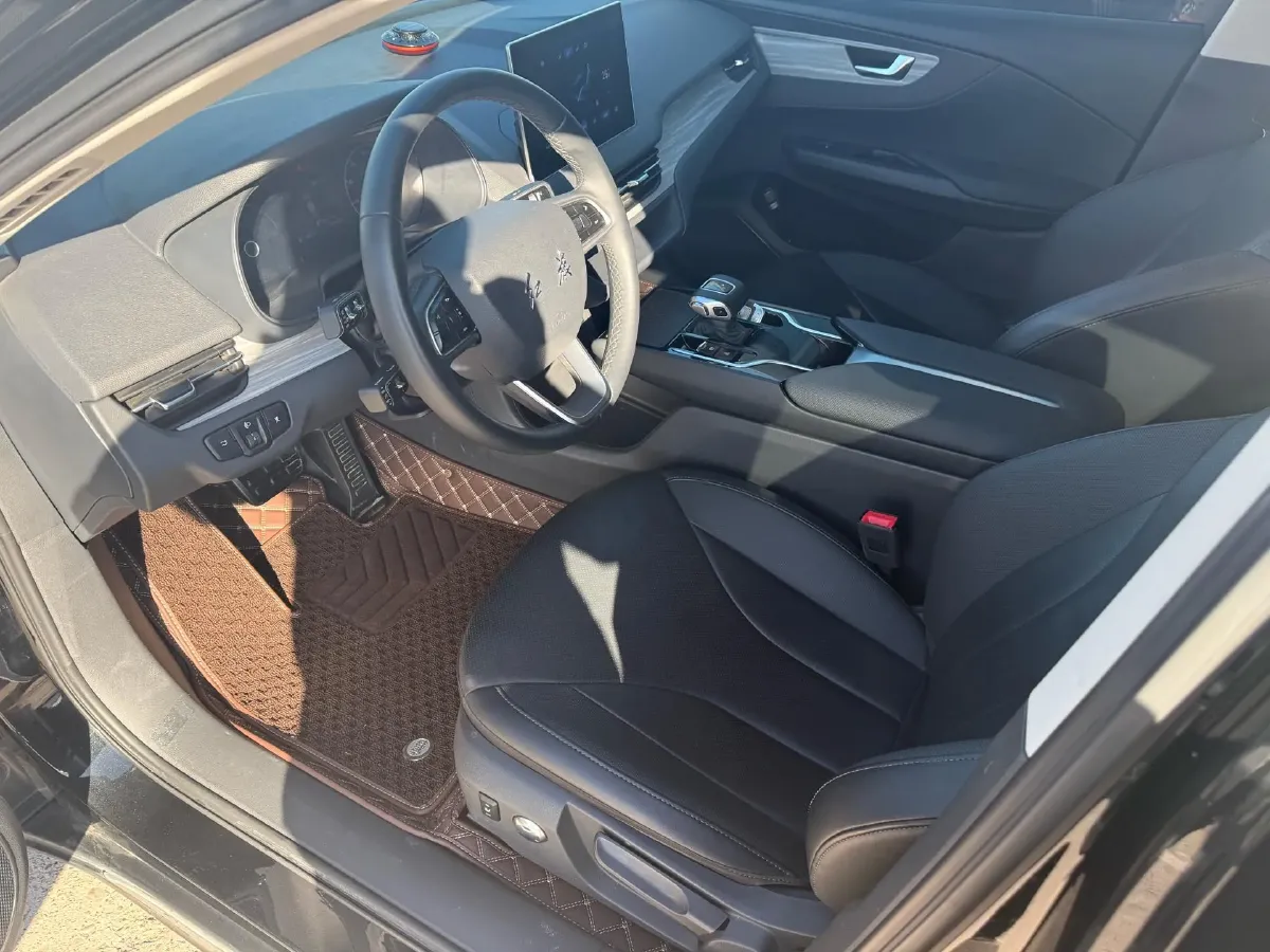 2024 HongQi E-QM5 BEV 72KWH,autocango,china used car exporter,china ev exporter,chinese used car exporter,chinese used ev exporter