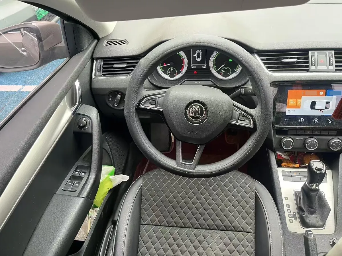 2019 Skoda Octavia 1.5L 116HP L4 6AT,autocango,china used car exporter,china ev exporter,chinese used car exporter,chinese used ev exporter