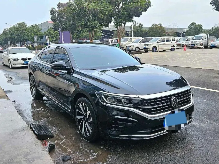 2024 Volkswagen Passat 2.0T 220HP L4 7DCT,autocango,china used car exporter,china ev exporter,chinese used car exporter,chinese used ev exporter
