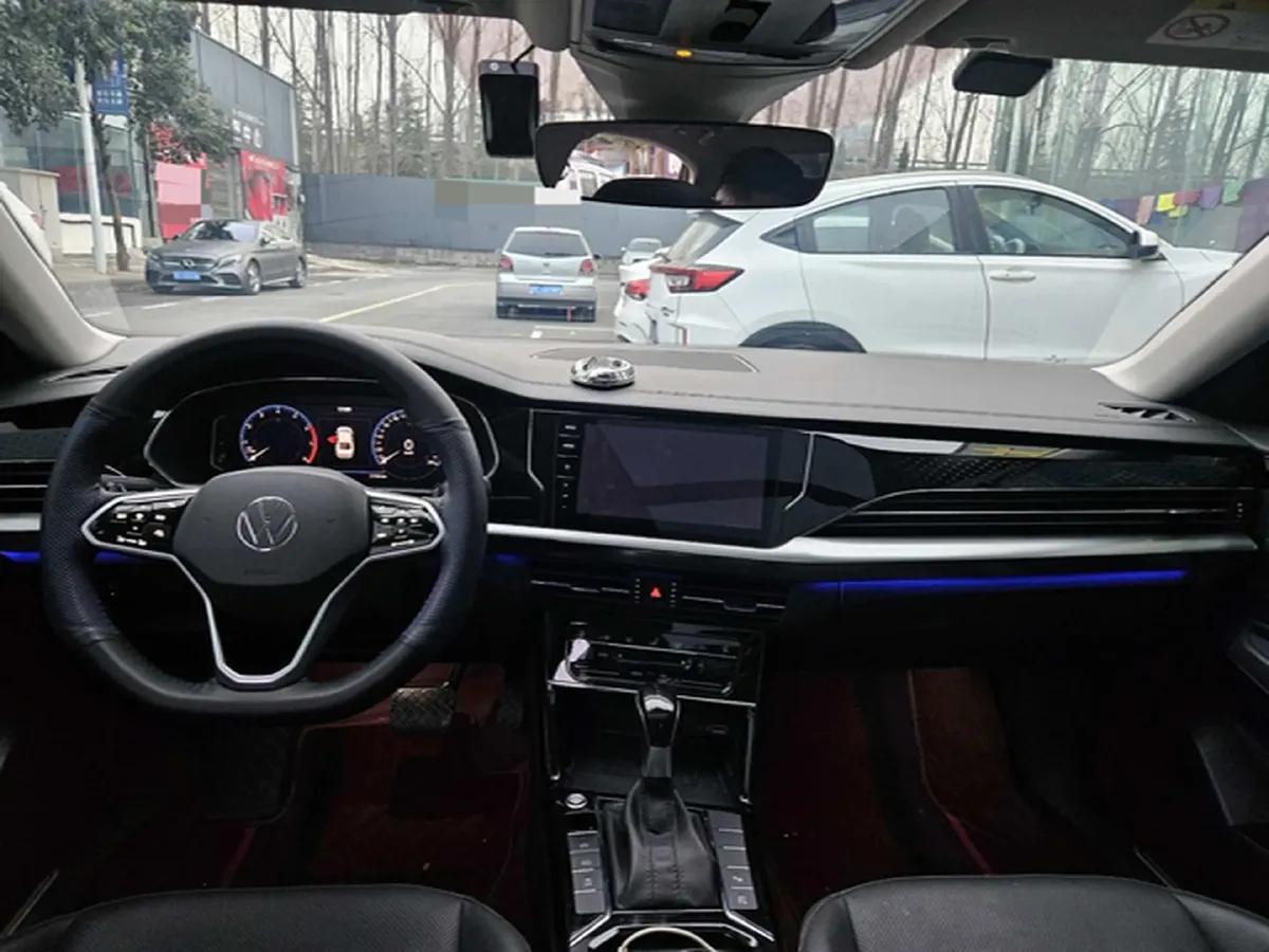 2024 Volkswagen Passat 2.0T 220HP L4 7DCT,autocango,china used car exporter,china ev exporter,chinese used car exporter,chinese used ev exporter