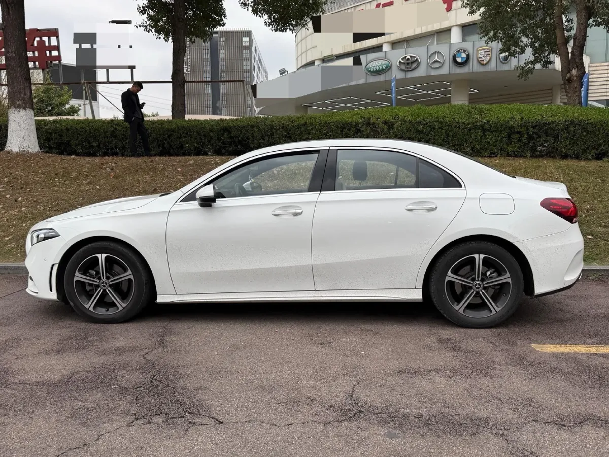 2022 Mercedes-Benz A Class 1.3T 163HP L4 7DCT,autocango,china used car exporter,china ev exporter,chinese used car exporter,chinese used ev exporter