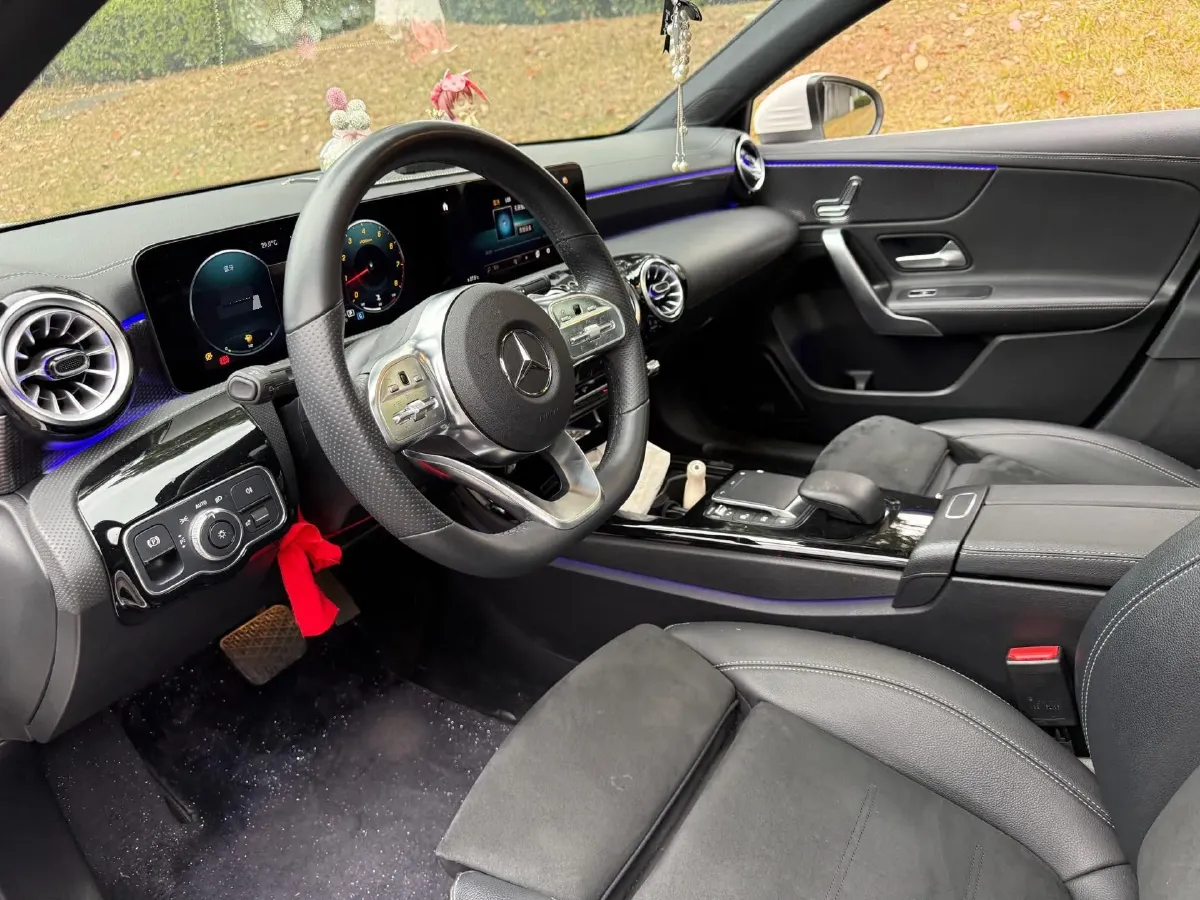 2022 Mercedes-Benz A Class 1.3T 163HP L4 7DCT,autocango,china used car exporter,china ev exporter,chinese used car exporter,chinese used ev exporter