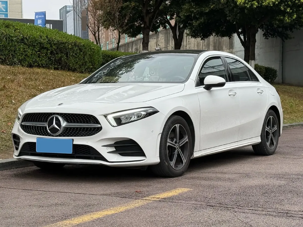 2022 Mercedes-Benz A Class 1.3T 163HP L4 7DCT,autocango,china used car exporter,china ev exporter,chinese used car exporter,chinese used ev exporter
