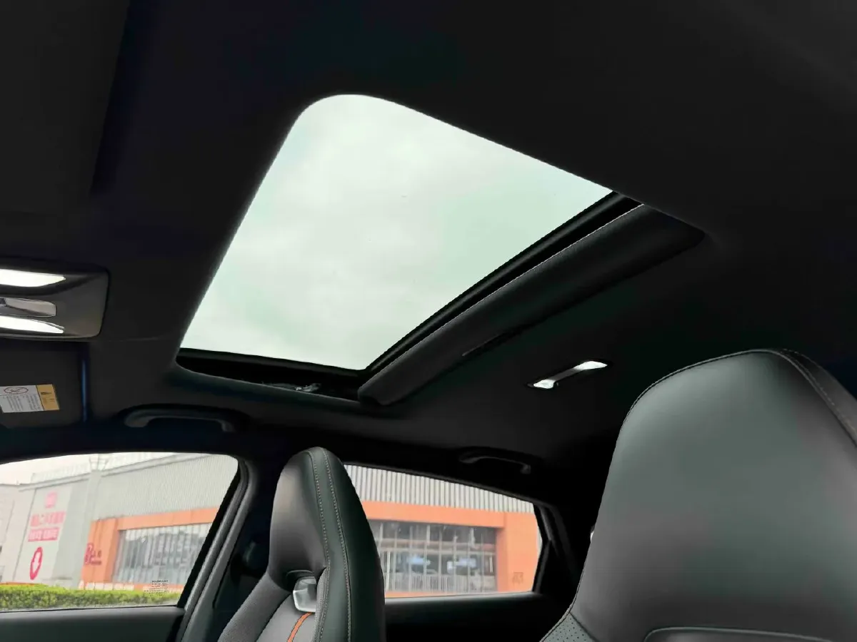 2024 ChangAn UNI-V 1.5T 188HP L4 7DCT,autocango,china used car exporter,china ev exporter,chinese used car exporter,chinese used ev exporter